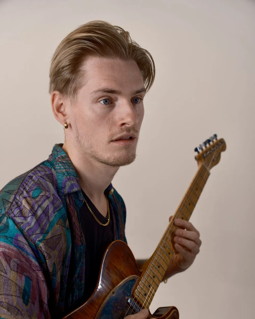 Eirik med gitar