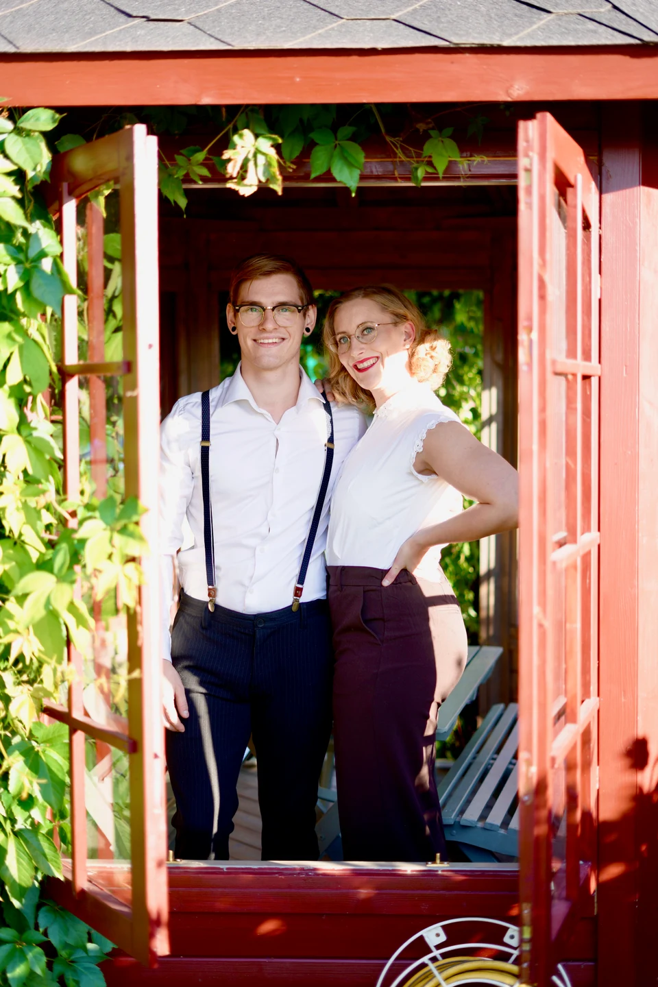 Rebekka og Eirik Fredsrud smiler sammen — søskenduoen som har spilt sammen siden barndommen